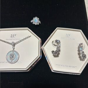 Bomb Party October White Opal Silver Necklace, earring & ring set